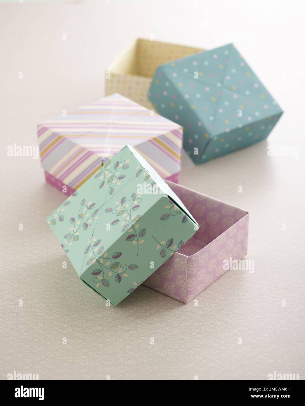 Paper Craft. DIY Origami Gift Box Stock Photo - Alamy