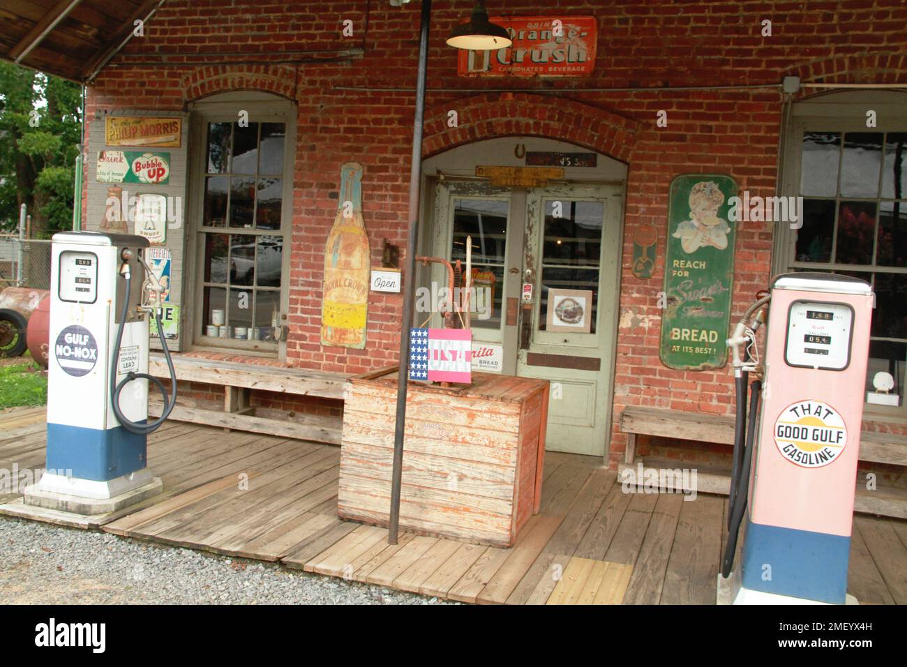 The old fashioned General Store in Musella, GA, USA Stock Photo Alamy