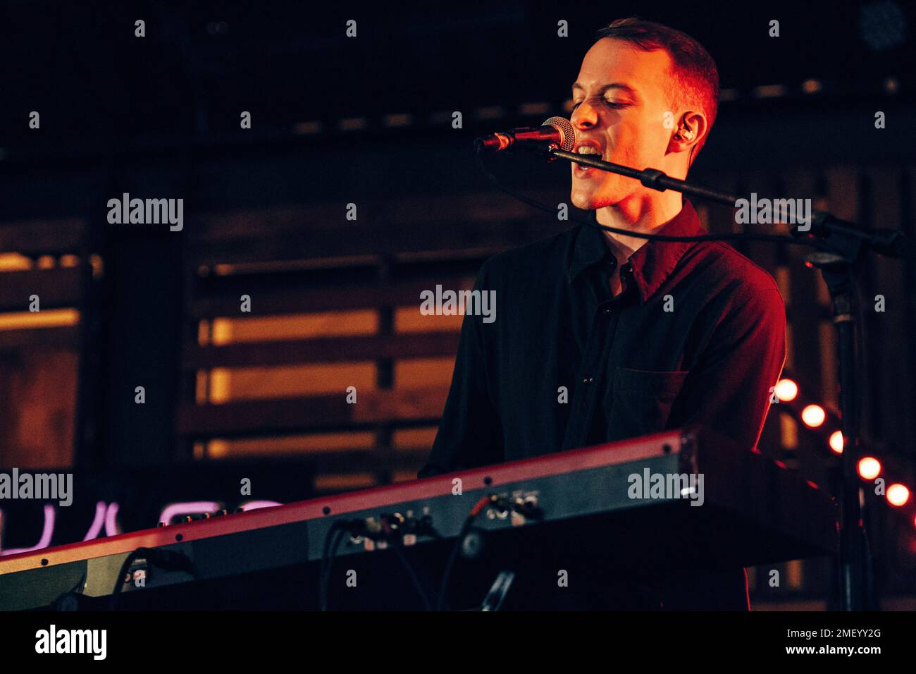 Shead Singer Shaed hi-res stock photography and images - Alamy