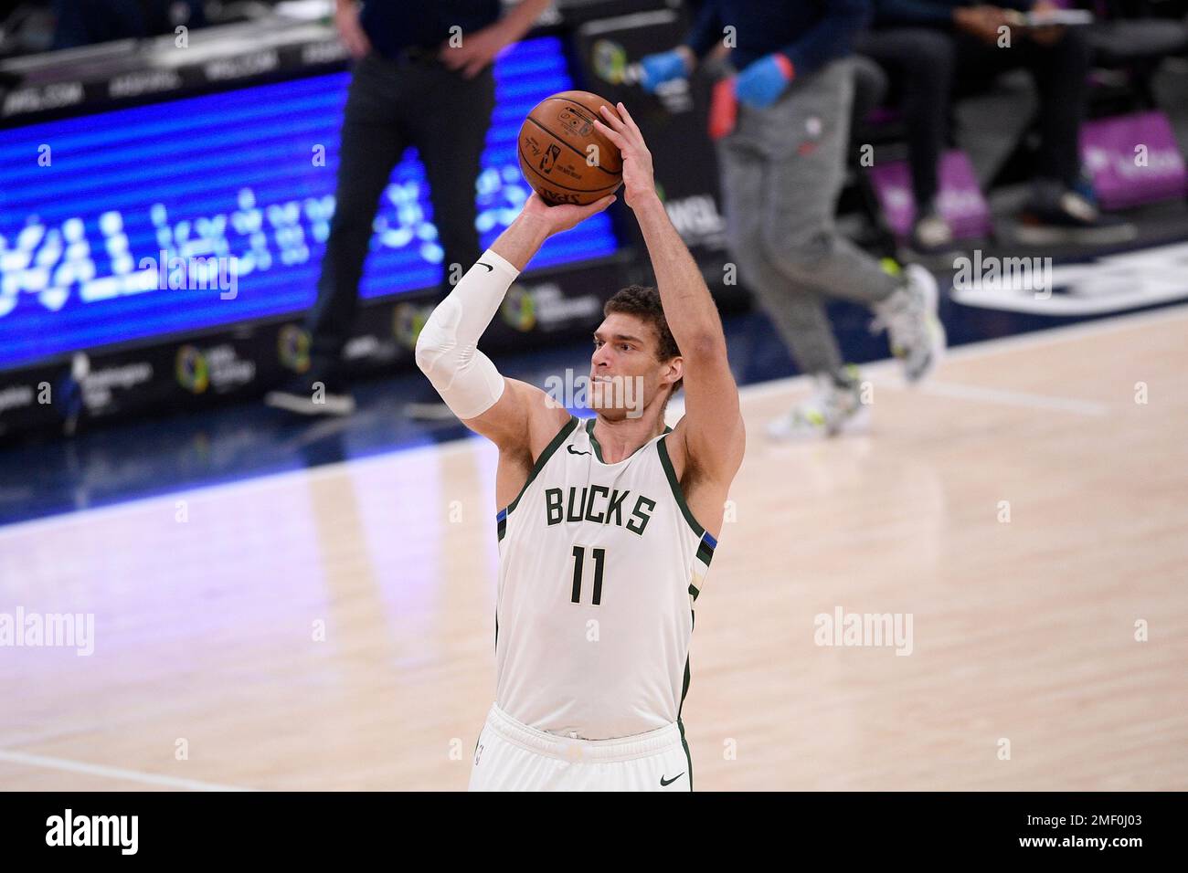 Brook Lopez's evolution into a jump-shooting center has reshaped the  Milwaukee Bucks, NBA News