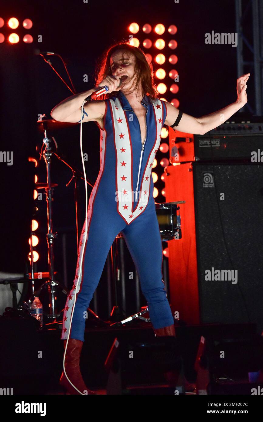 Juliette Lewis Rocker Juliette Lewis performs with her band Juliette and the Licks during ...