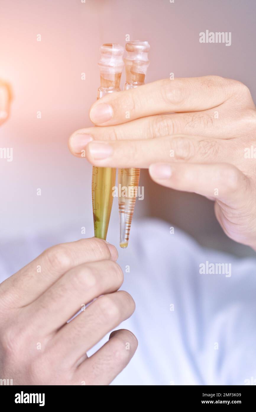 Glass test tubes liquid hi-res stock photography and images - Alamy