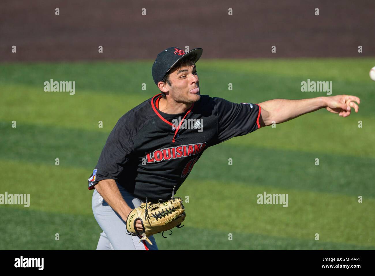 Louisiana Lafayette left handed pitcher Chipper Menard (41) throws ...
