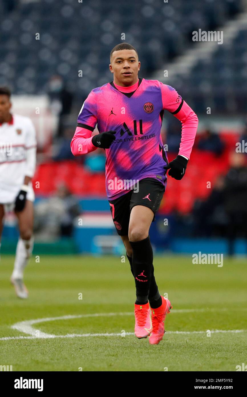 psg pink kit mbappe