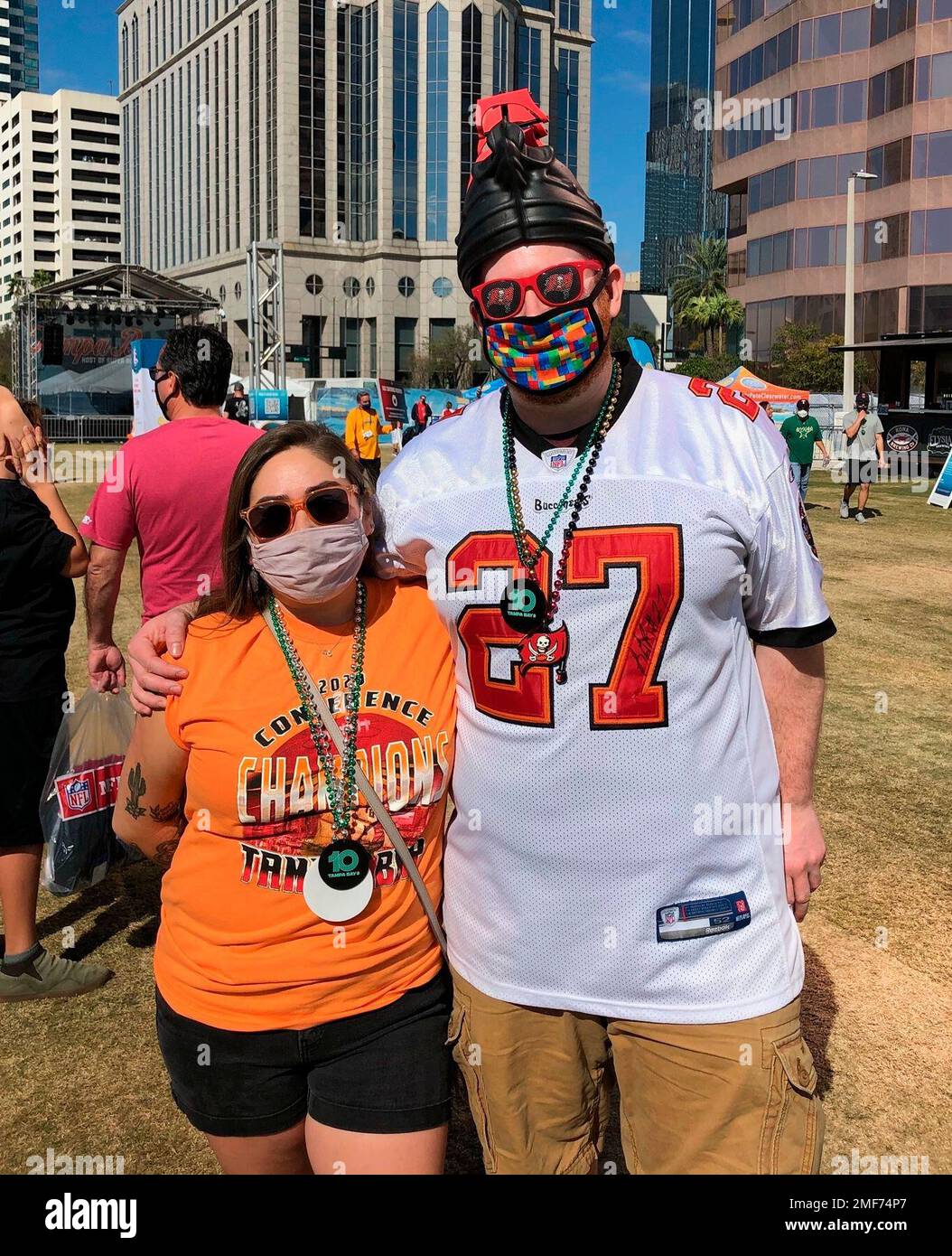Craig Cathers, right, of Minneapolis, and Coreana Fairbanks, also of