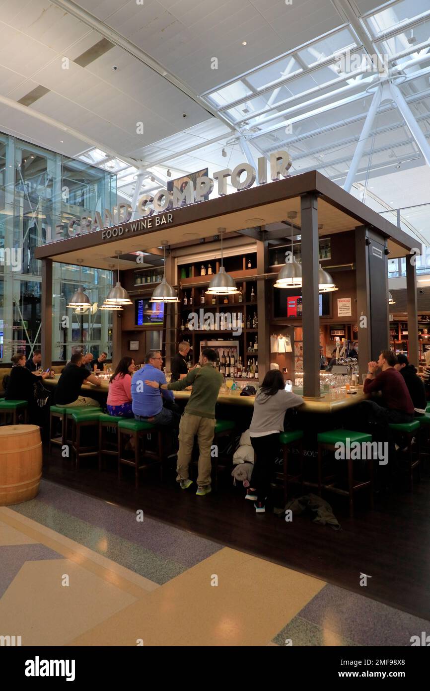 Grand Comptoir Food.Wine Bar inside of Delta Airline terminal 4 in JFK