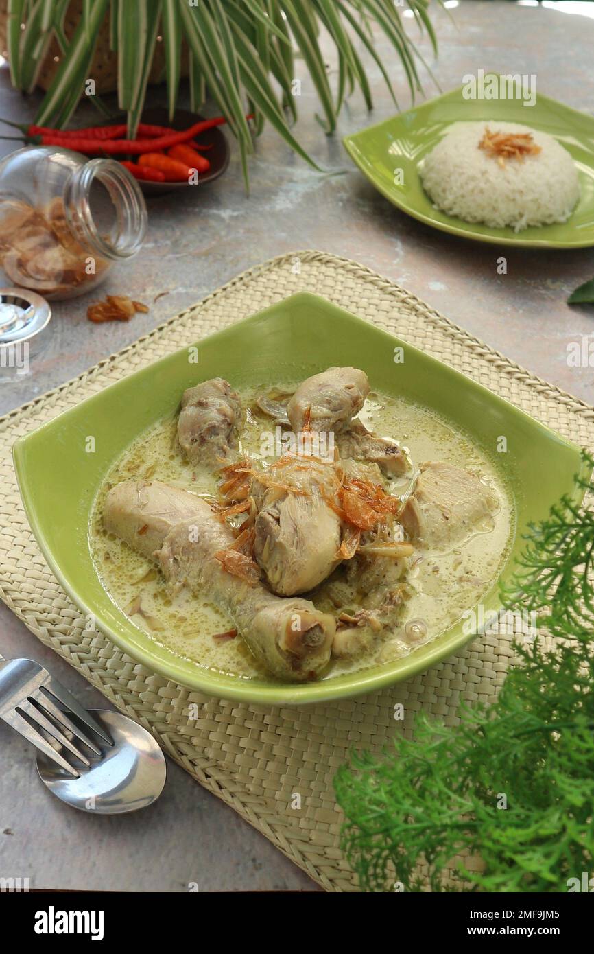 chicken braised in coconut milk Stock Photo Alamy