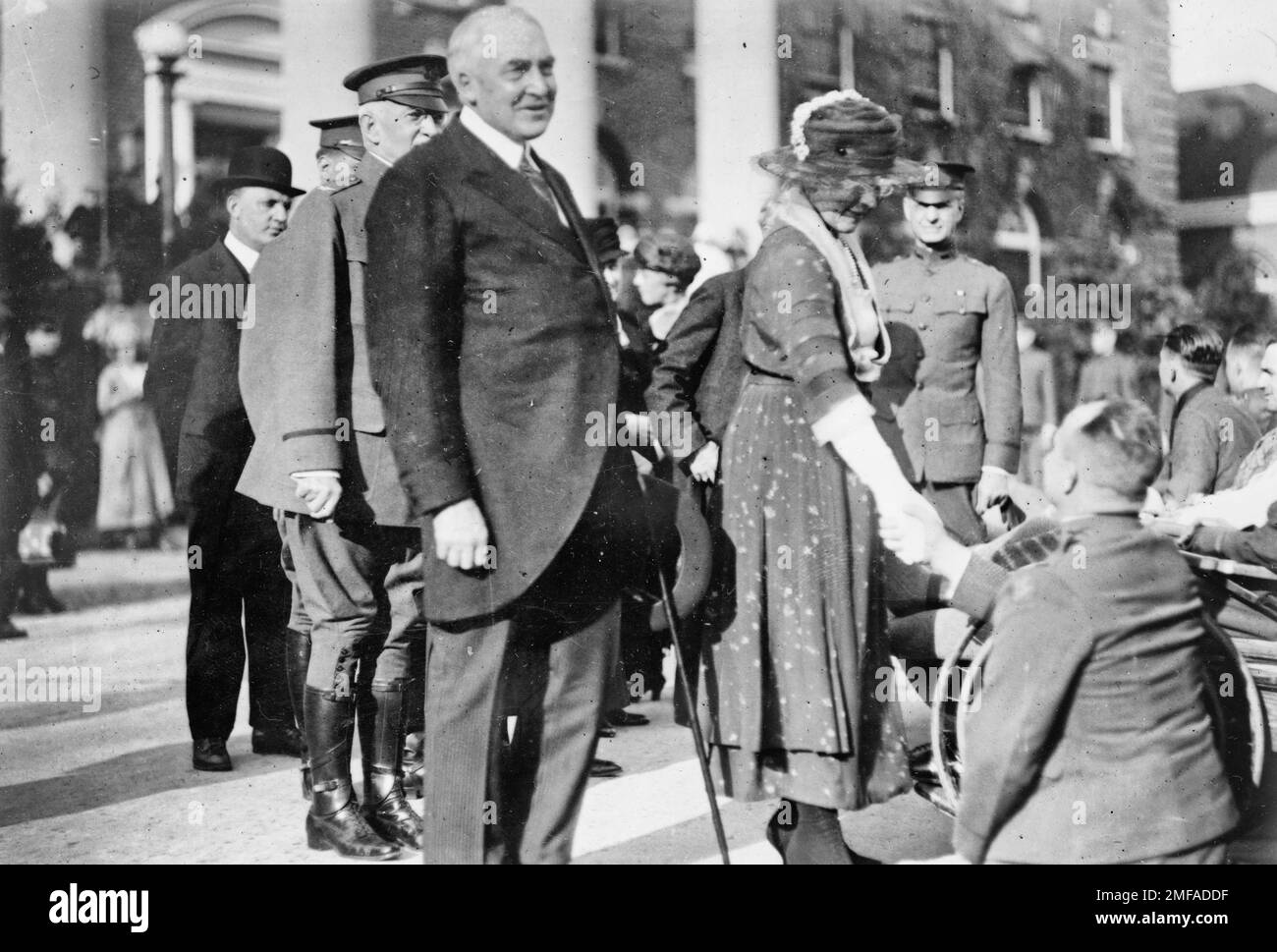 President Warren G. Harding and wife Florence Harding visiting soldiers. Walter Reed Hospital, Washington, DC, March 20, 1921 Stock Photo