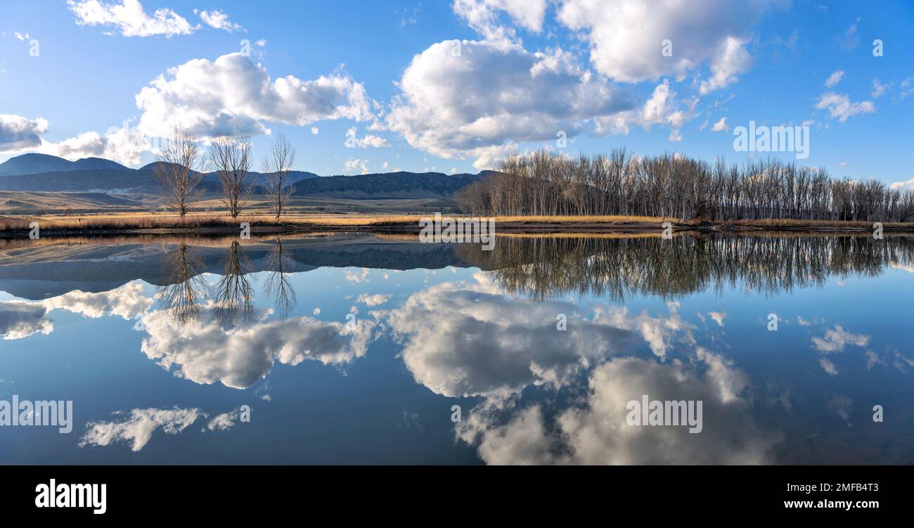 Autumn Lake - A panoramic late Autumn view of King Fisher Pond at southern end of Chatfield Reservoir, Chatfield State Park, Denver-Littleton, CO, USA. Stock Photo