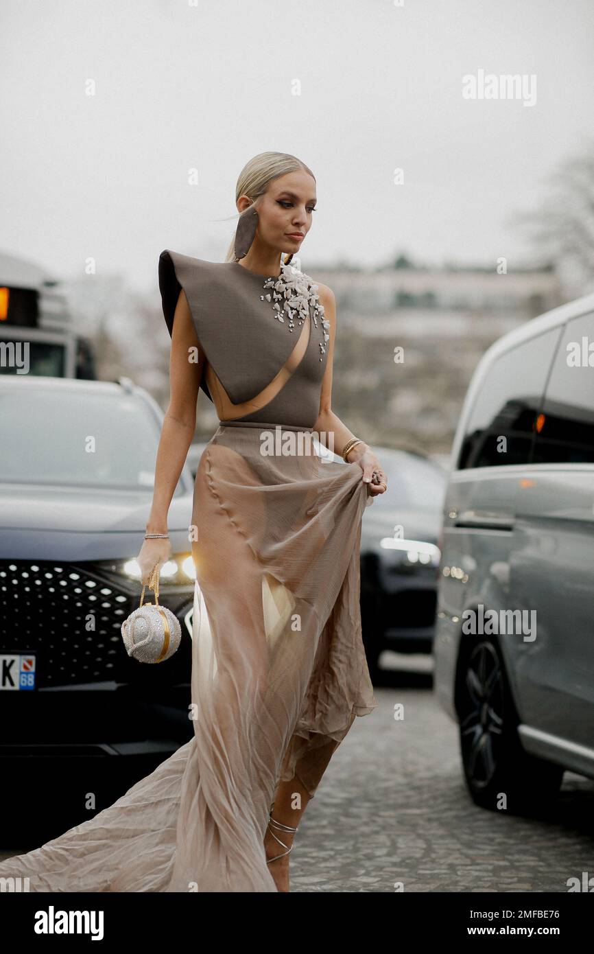 Street style, Leonie Hanne arriving at Stephane Rolland Spring Summer 2023  Haute Couture show, held at Palais de Chaillot, Paris, France, on January  24, 2023. Photo by Marie-Paola Bertrand-Hillion/ABACAPRESS.COM Stock Photo 