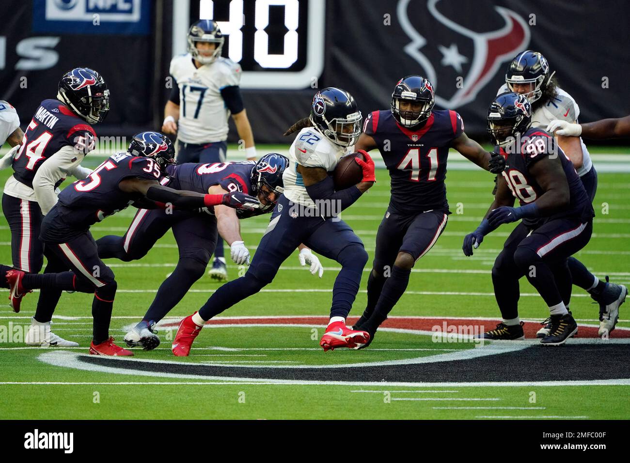 Tennessee Titans running back Derrick Henry (22) breaks away from ...