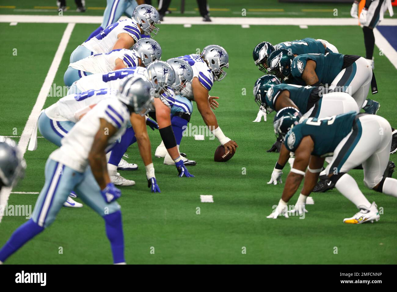 The Dallas Cowboys line up against the Philadelphia Eagles in an NFL ...