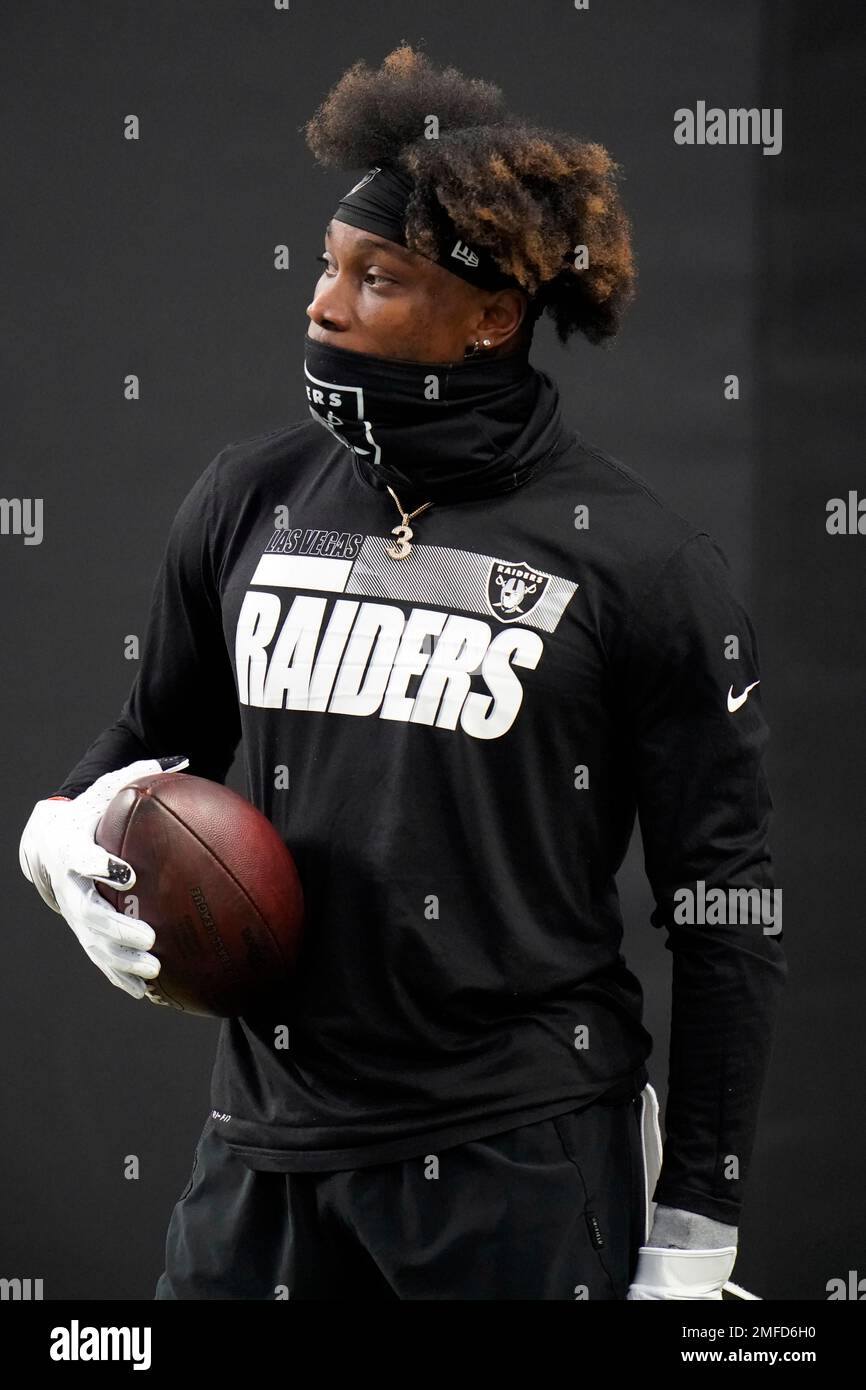 Las Vegas Raiders wide receiver Henry Ruggs III #11 warms up prior to ...