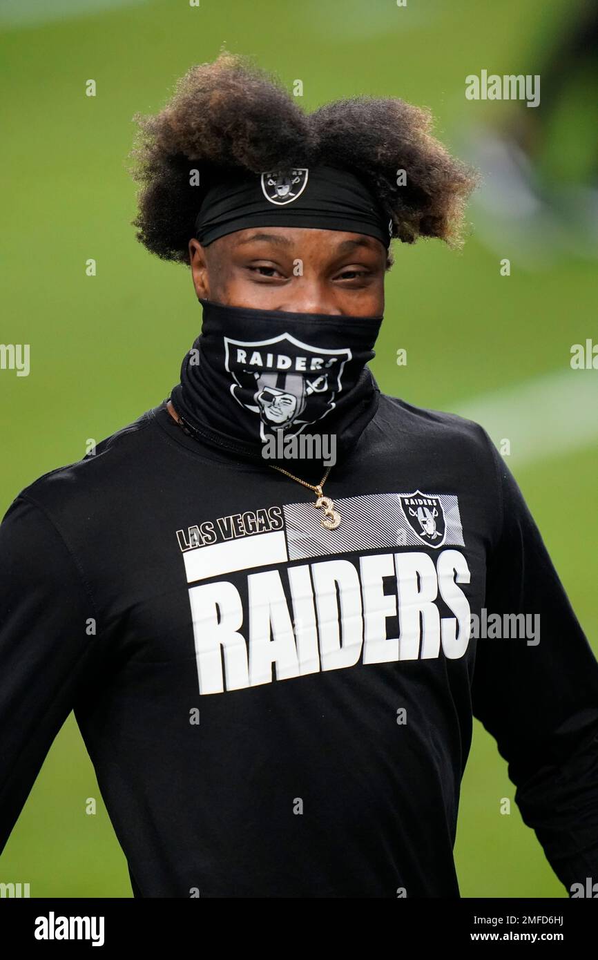 Las Vegas Raiders wide receiver Henry Ruggs III #11 warms up prior to ...
