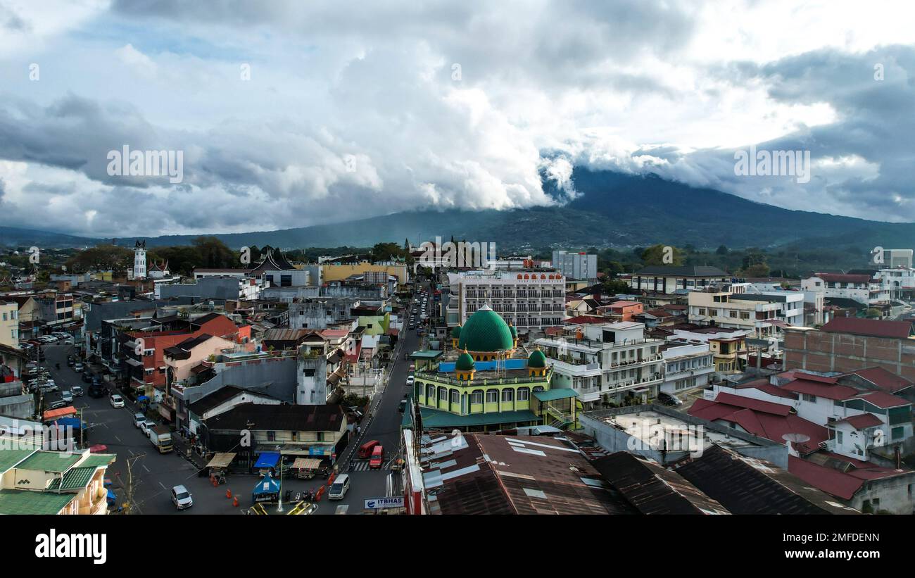 Aerial view of This bridge has a length of 90 metres and width of 3.8 metres connecting the fortress of Fort De Kock and Bukittinggi Zoo. Stock Photo