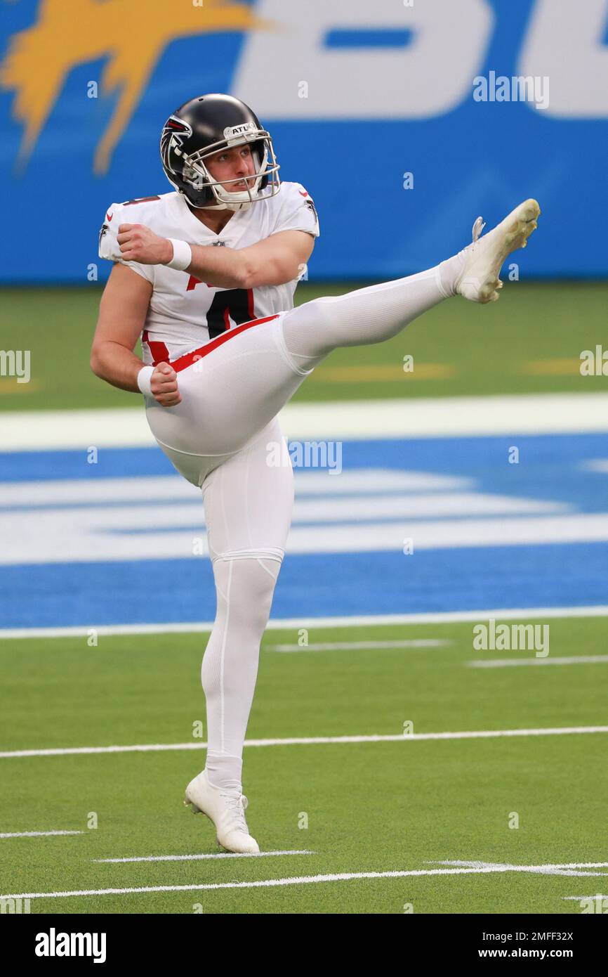 Atlanta Falcons punter Sterling Hofrichter (4) watches his kick during an  NFL football game against the Los Angeles Chargers, Sunday, December 13,  2020, in Inglewood, Calif. (AP Photo/Peter Joneleit Stock Photo - Alamy