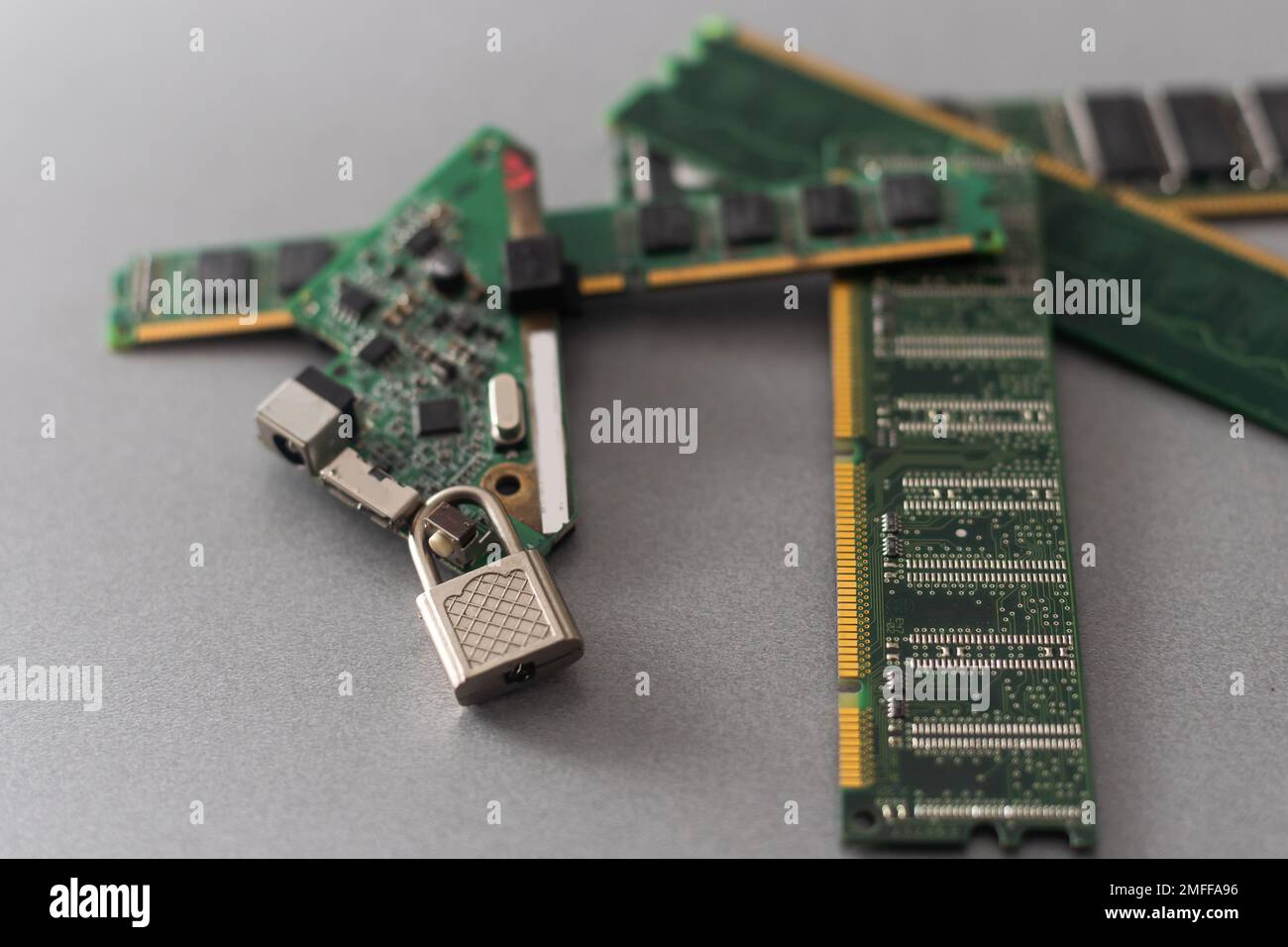Mail symbol chip hi-res stock photography and images - Alamy