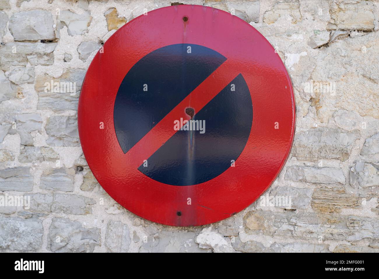 panel-vehicle-no-parking-sign-french-forbidden-parked-car-and-stop-area