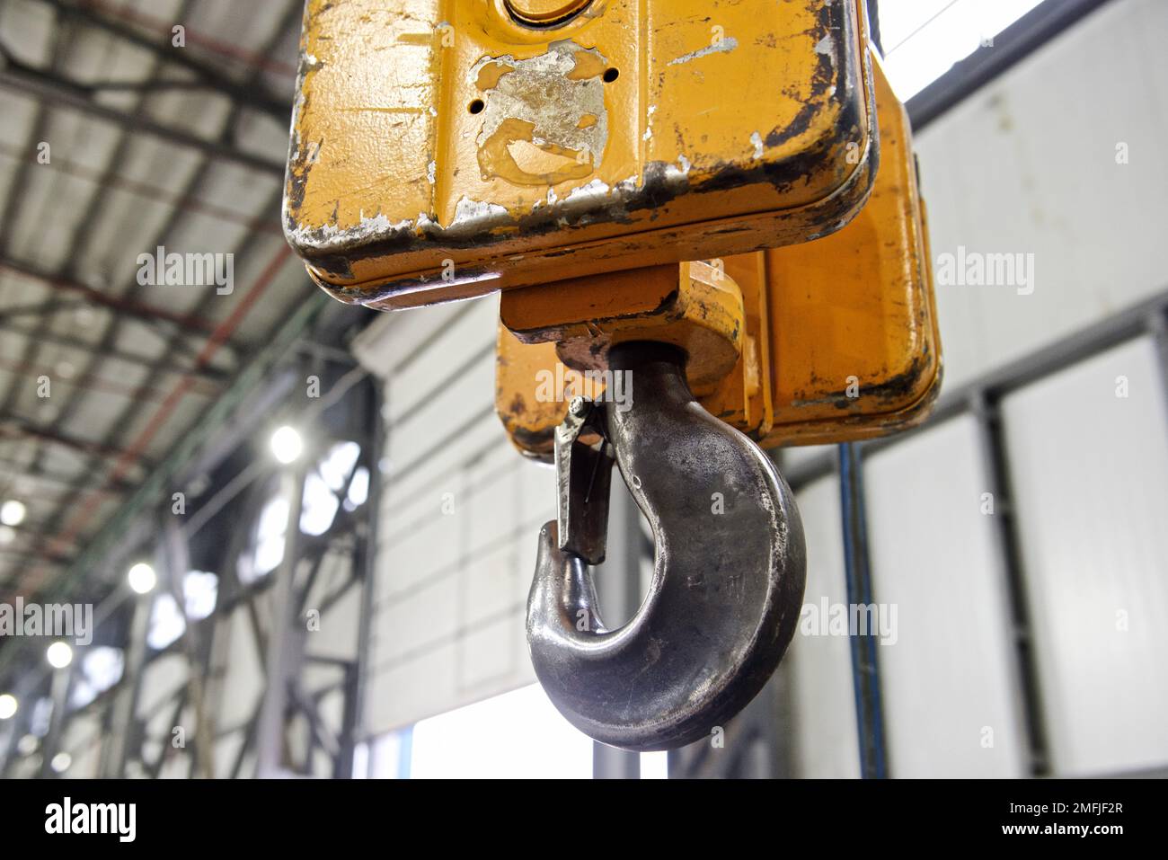 Overhead gantry crane hook hi-res stock photography and images - Alamy