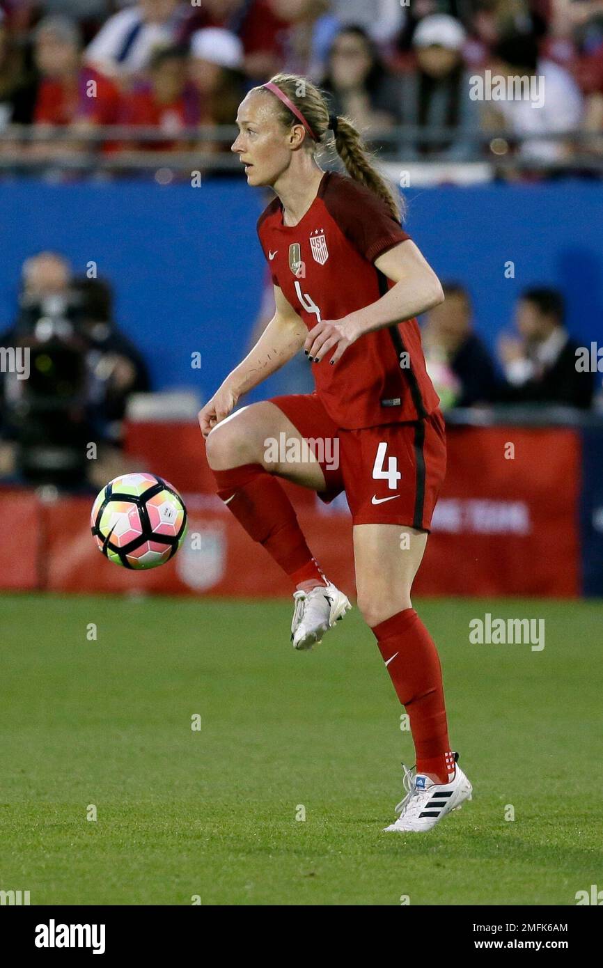 Missouri Governor salutes Becky Sauerbrunn on bronze medal win with USA  Soccer