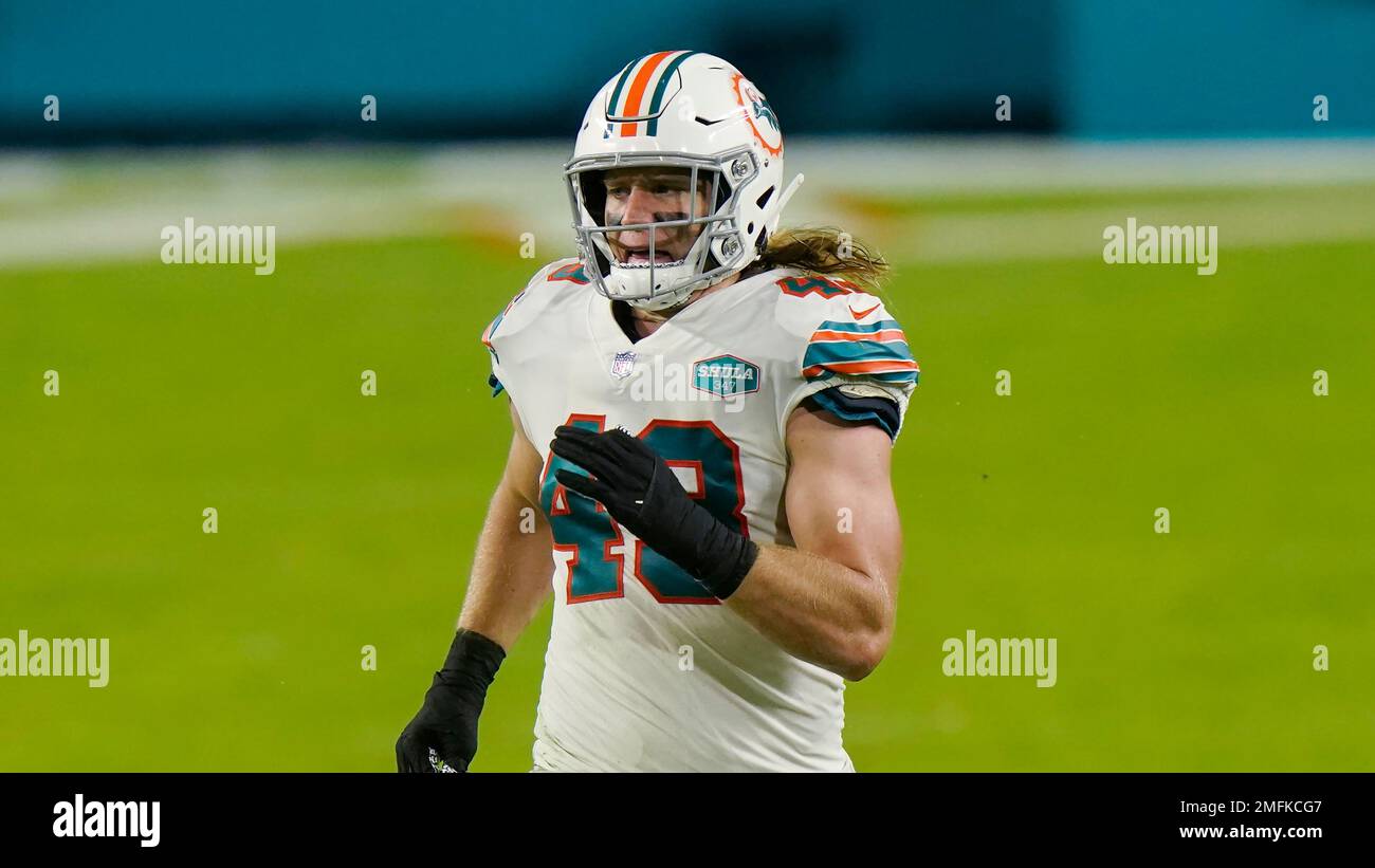 Miami Dolphins inside linebacker Andrew Van Ginkel (43) walks off the field  after an NFL football