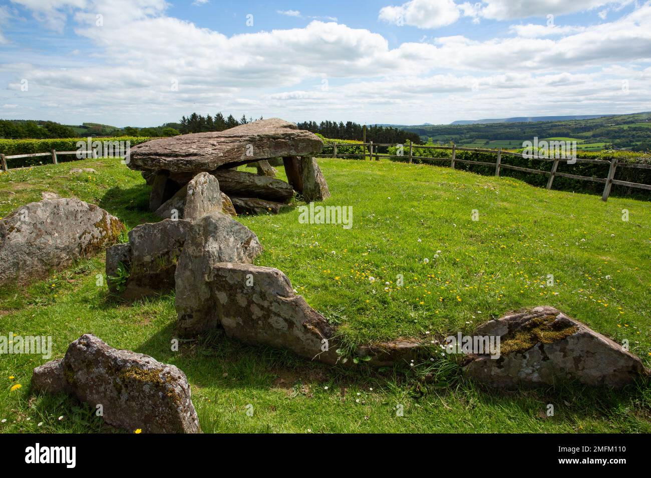 Arthur's Stone the entrance passageway Stock Photo Alamy