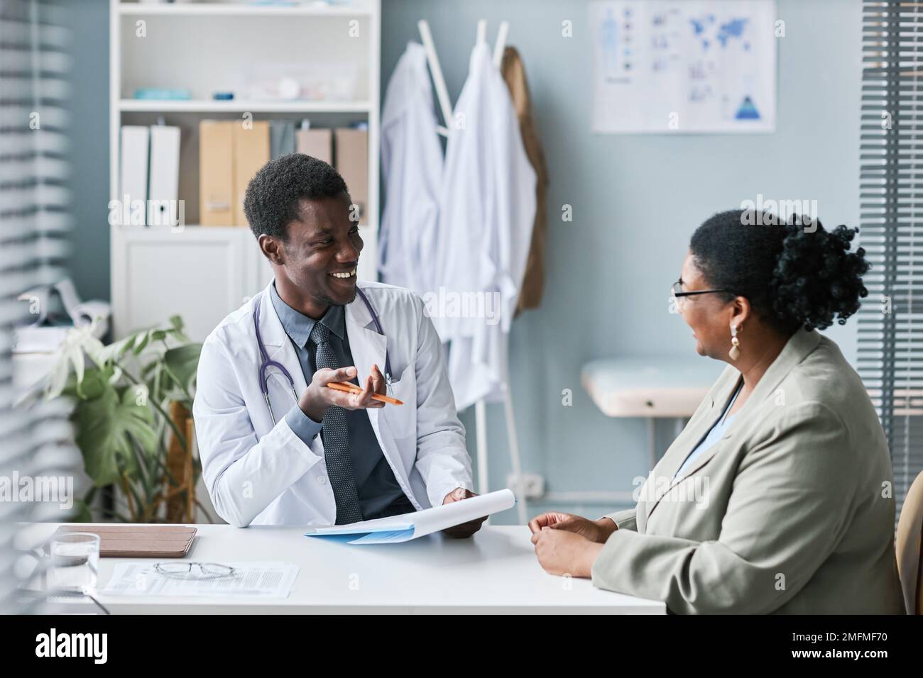 Medical examination black woman hi-res stock photography and images - Alamy