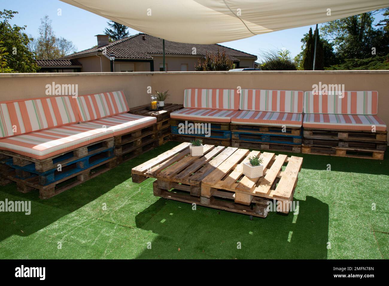 garden recycled wooden table and sit bench made from old wooden recycle
