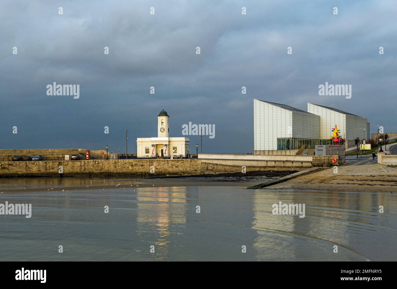 The Margate Pier and the Turner Contemporary Gallery nearby on Margate seafront in Kent Stock Photo