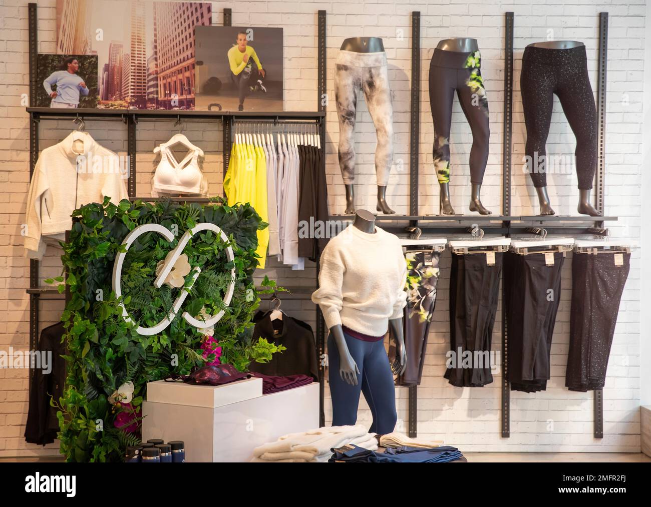 https://c8.alamy.com/comp/2MFR2FJ/image-distributed-for-calia-by-carrie-underwood-dicks-sporting-goods-launches-first-ever-pop-up-shops-for-womens-fitness-brand-calia-by-carrie-underwood-on-october-28-2020-in-santa-monica-calif-jeff-lewisap-images-for-calia-by-carrie-underwood-2MFR2FJ.jpg