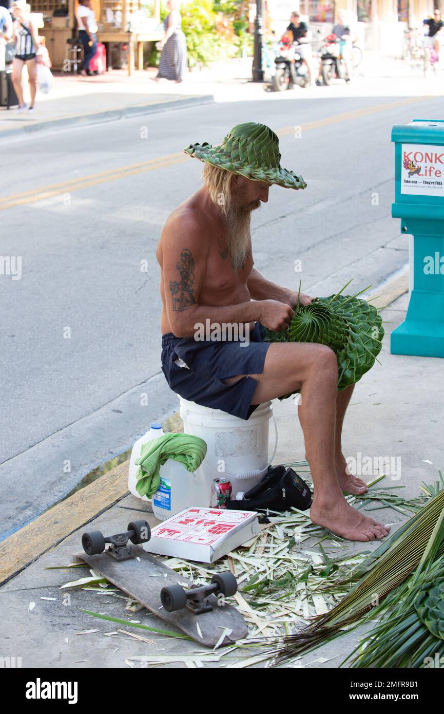 Online HANDMADE COCONUT LEAF HAT