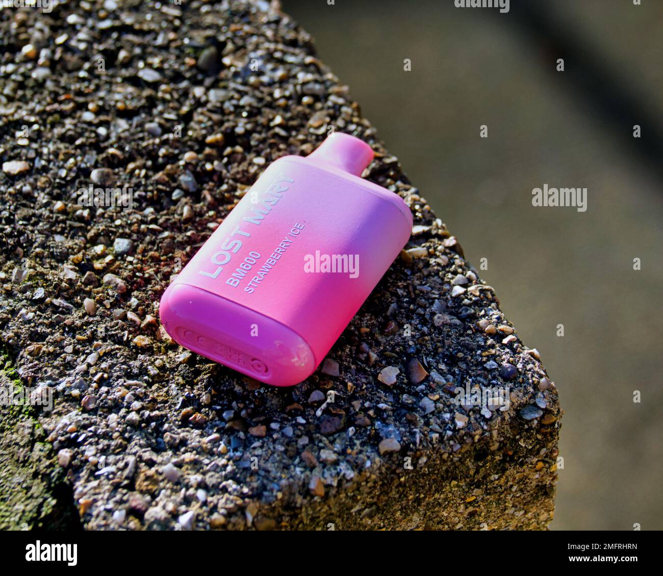 Disposable vape litter hires stock photography and images Alamy