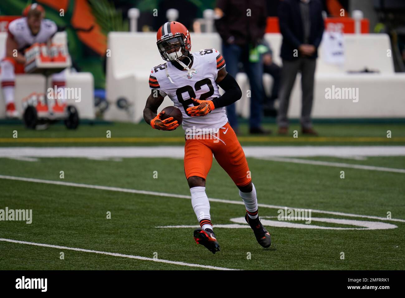 Cleveland Browns' Rashard Higgins (82) runs before an NFL football game  against the Cincinnati Bengals, Sunday, Oct. 25, 2020, in Cincinnati. (AP  Photo/Michael Conroy Stock Photo - Alamy