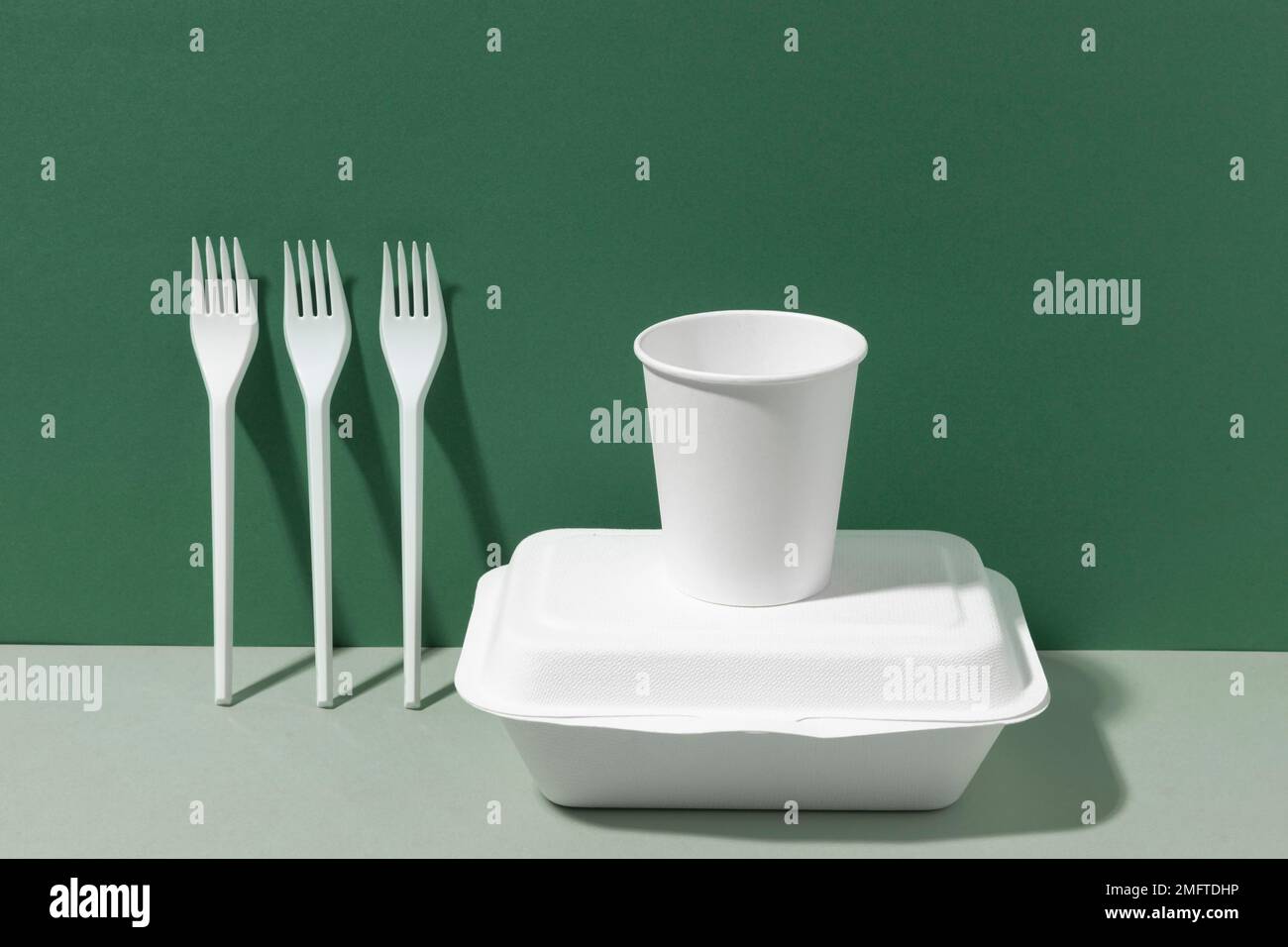 fast food containers forks Stock Photo Alamy
