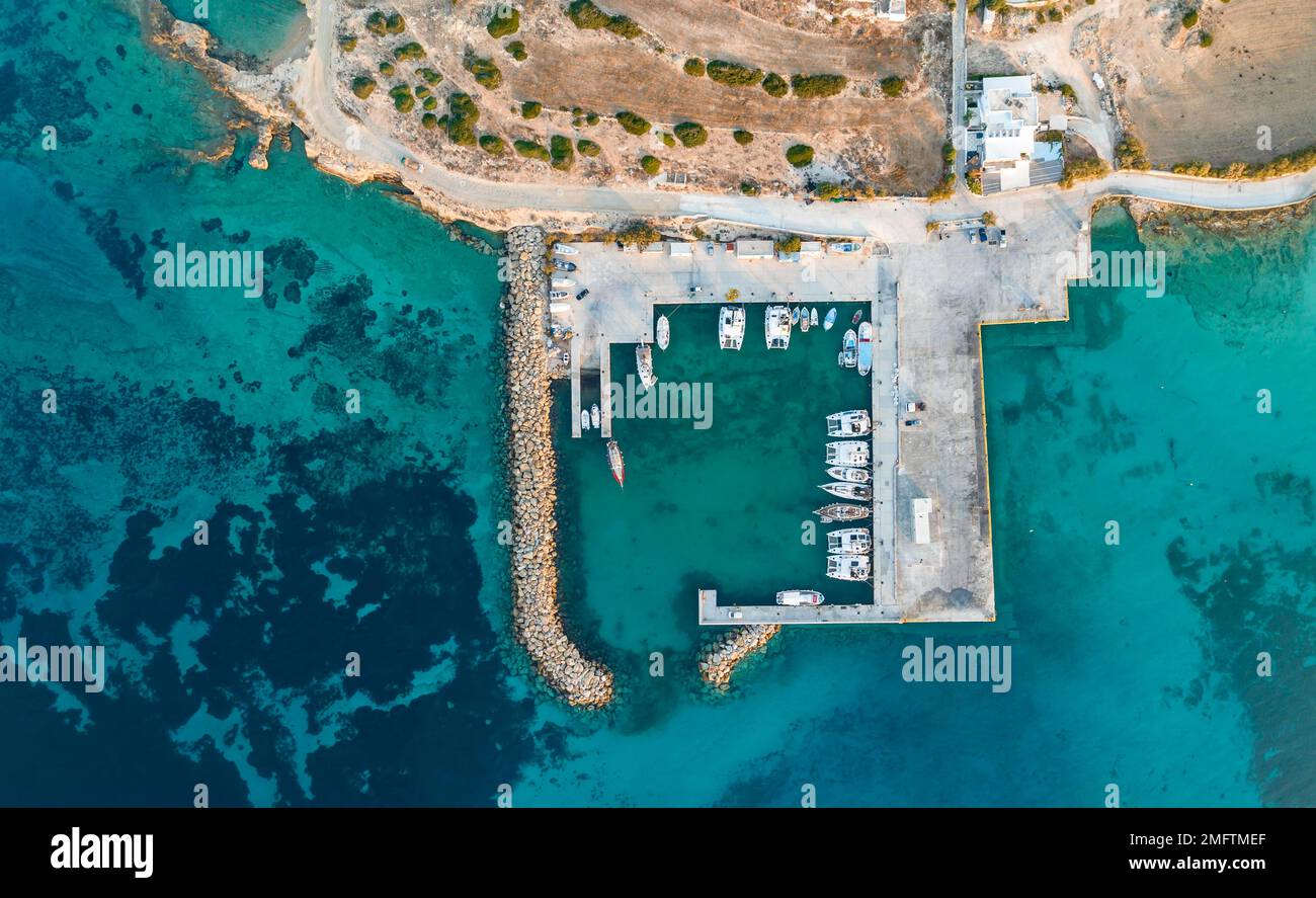 Port of Koufonisia, aerial view, Nisida Koufonision Island, Koufonisia  archipelago within the Small Cyclades, Greece Stock Photo - Alamy