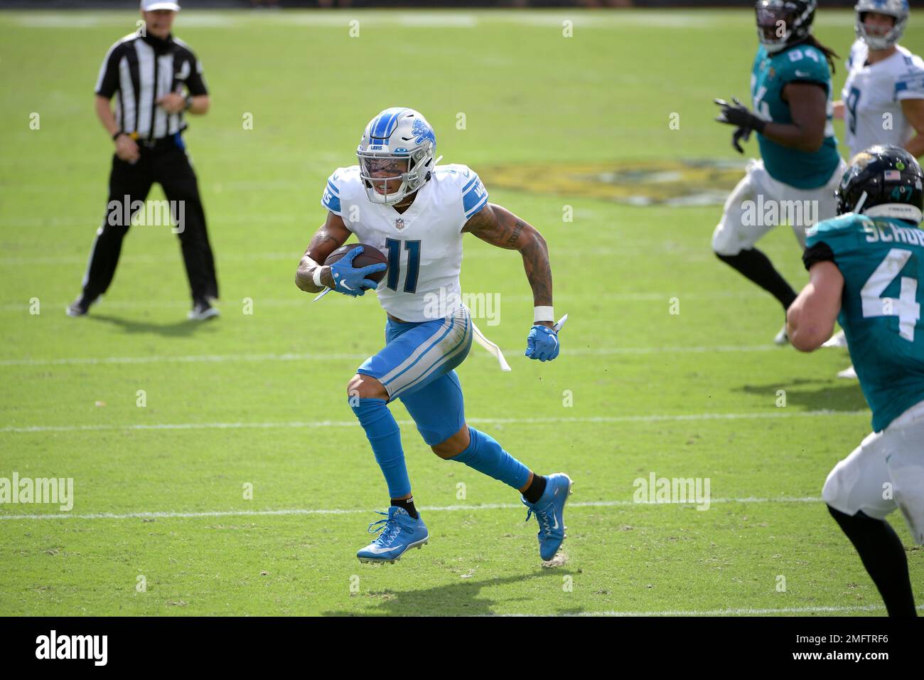 Miami Gardens, Florida, USA. 21st Oct, 2018. Detroit Lions tight end  Michael Roberts (80) is greeted by Detroit Lions wide receiver Marvin Jones  (11) after scoring a touchdown in the third quarter