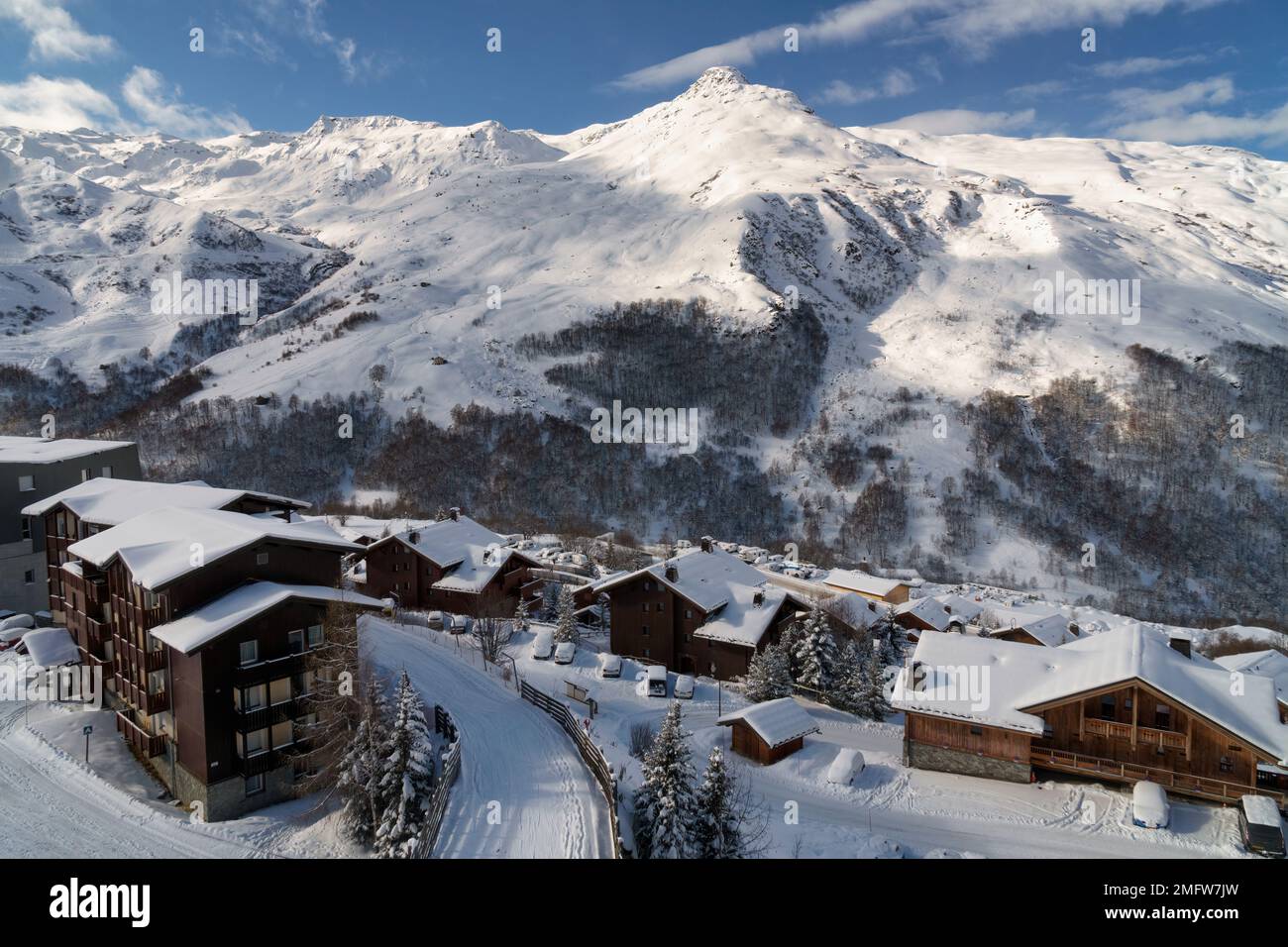 Chalets in les menuires in the 3 valleys in the alps with a view to the La Masse region Stock Photo