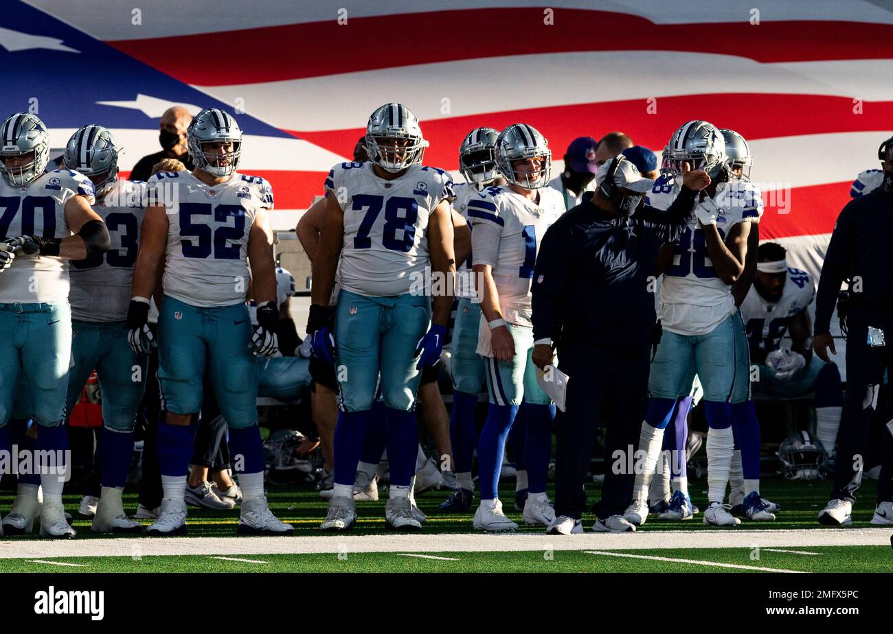 New York Jets. Silhouette of professional american football player. Logo of  NFL club in background, edit space Stock Photo - Alamy