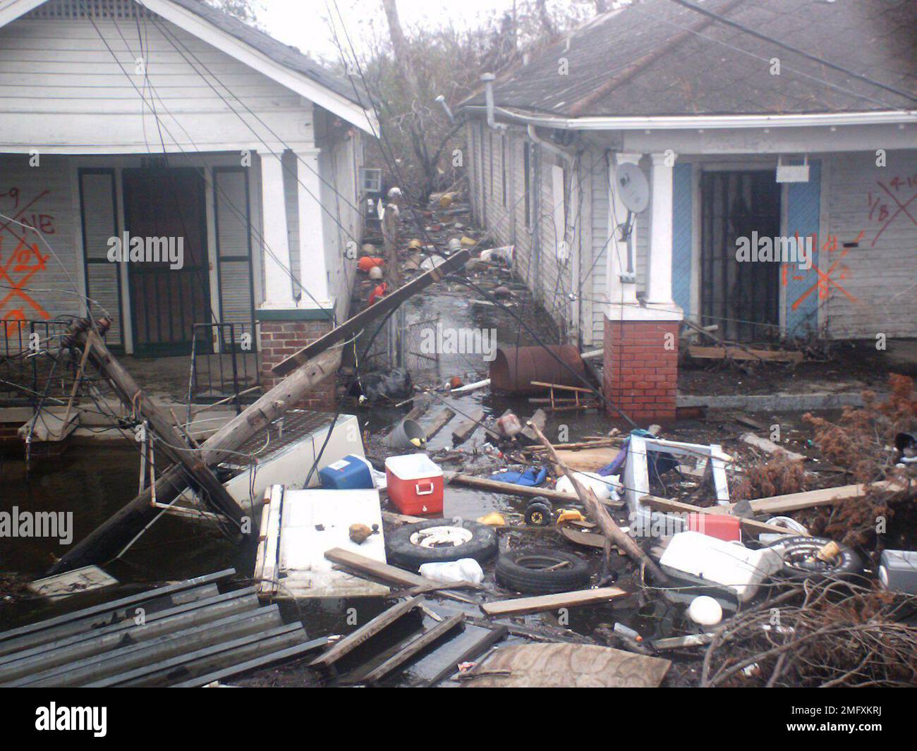 Hurricane katrina flood rescue hi-res stock photography and images - Alamy