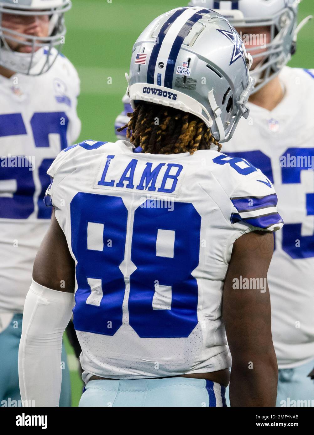 ダイヤモンド写真額縁 Rocky T サイン入り ロッキー田中 Dallas Cowboys wide receiver CeeDee Lamb (88) wears a