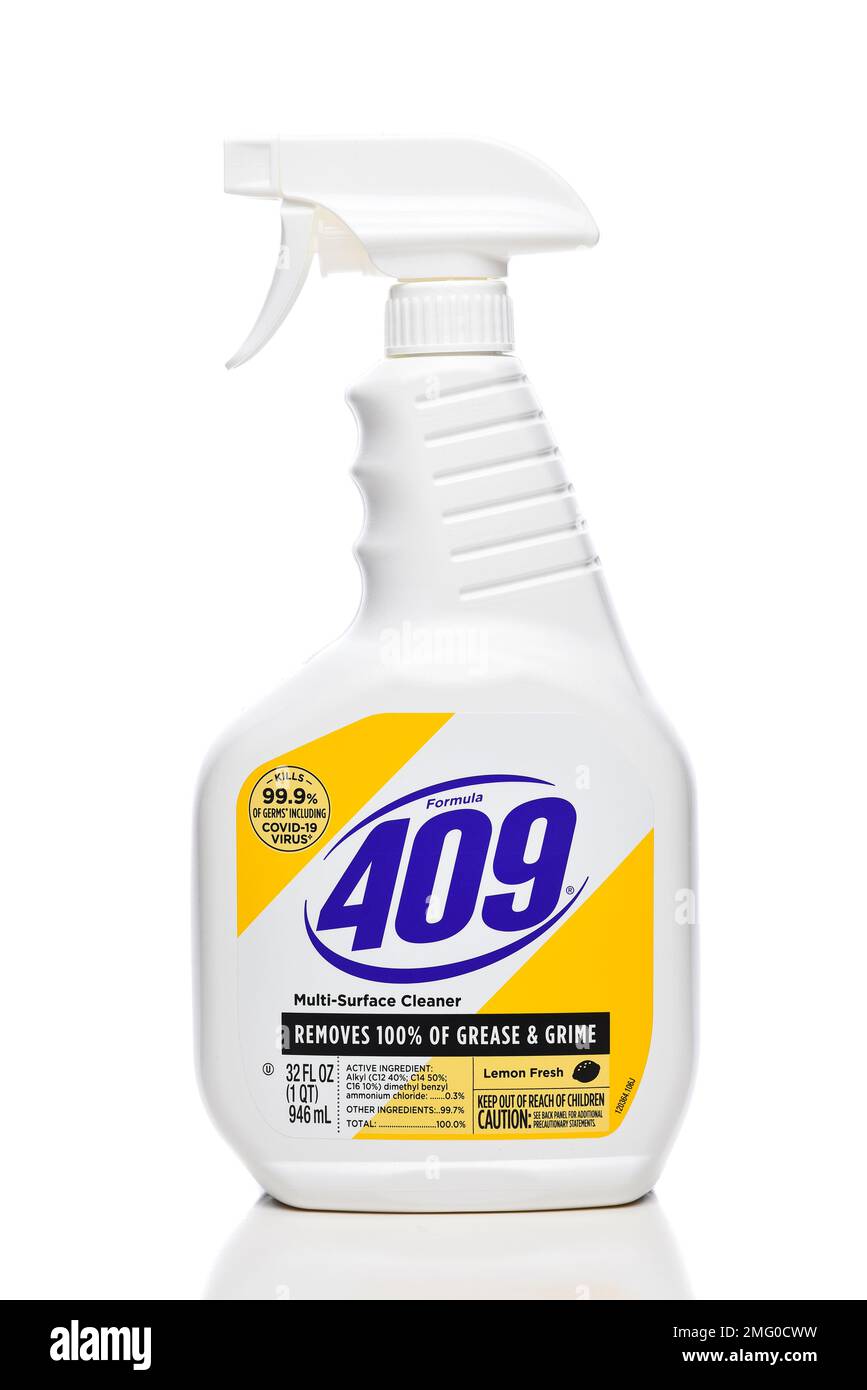 IRVINE, CALIFORNIA - 8 JAN 2023: A spray bottle of Formula 409 Multi-Surface Cleaner, Lemon Fresh Scent. Stock Photo