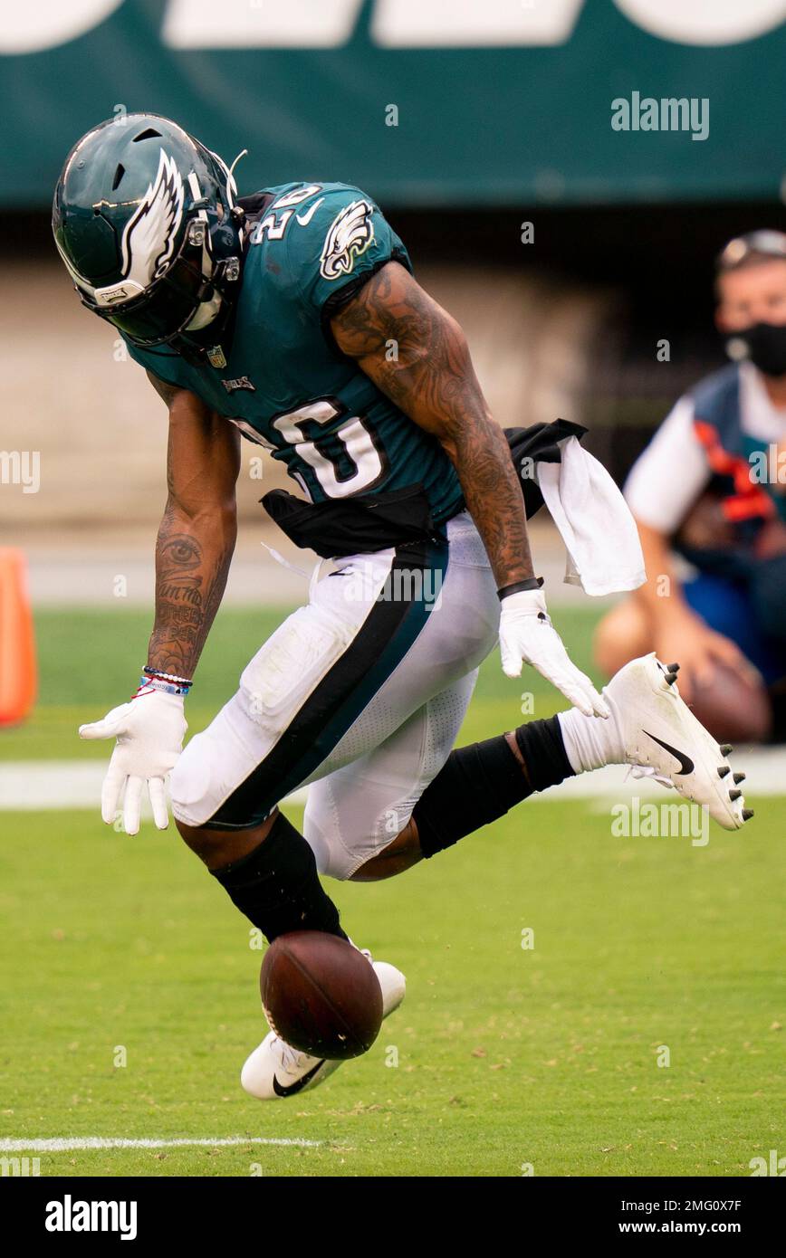 Philadelphia Eagles Running Back Miles Sanders makes a catch during  Philadelphia  eagles, Philadelphia eagles football, Philadelphia eagles pictures