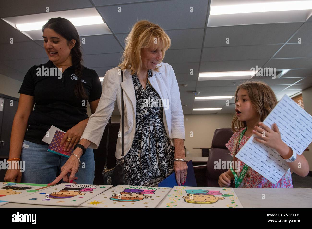 mrs-dianne-loh-center-spouse-of-u-s-air-force-lt-gen-michael-loh