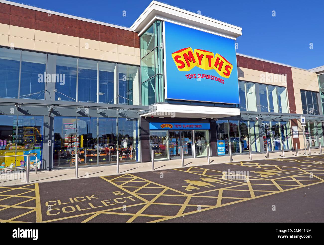 Smyths Toys Superstores , JunctionNINE Retail Park, Warrington, Cheshire, England, UK, WA2 8TW Stock Photo