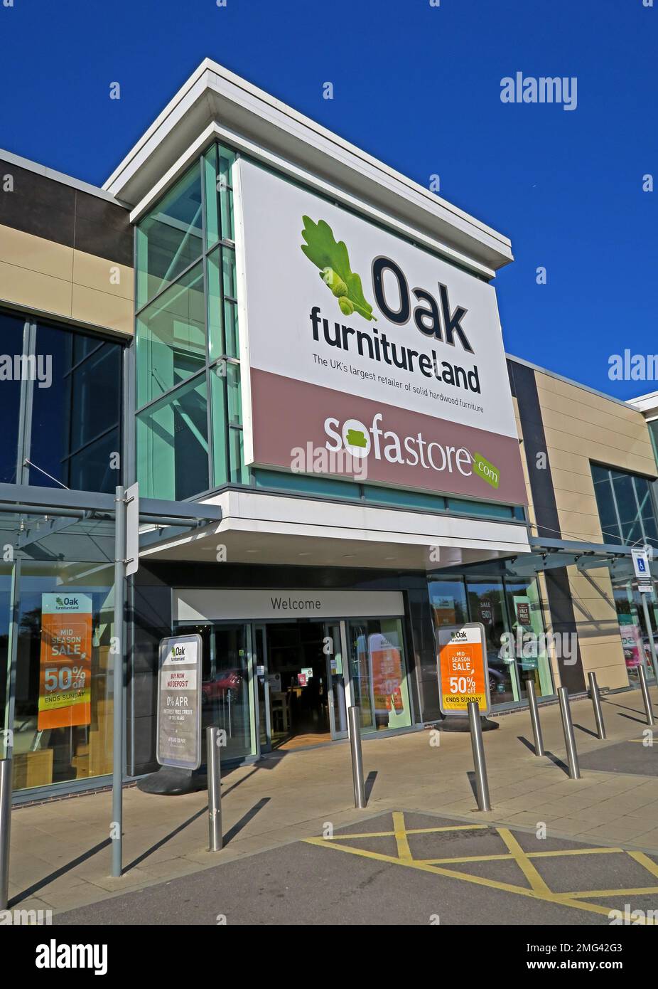Oak furnitureland, JunctionNINE Retail Park, Warrington, Cheshire, England, UK, WA2 8TW Stock Photo