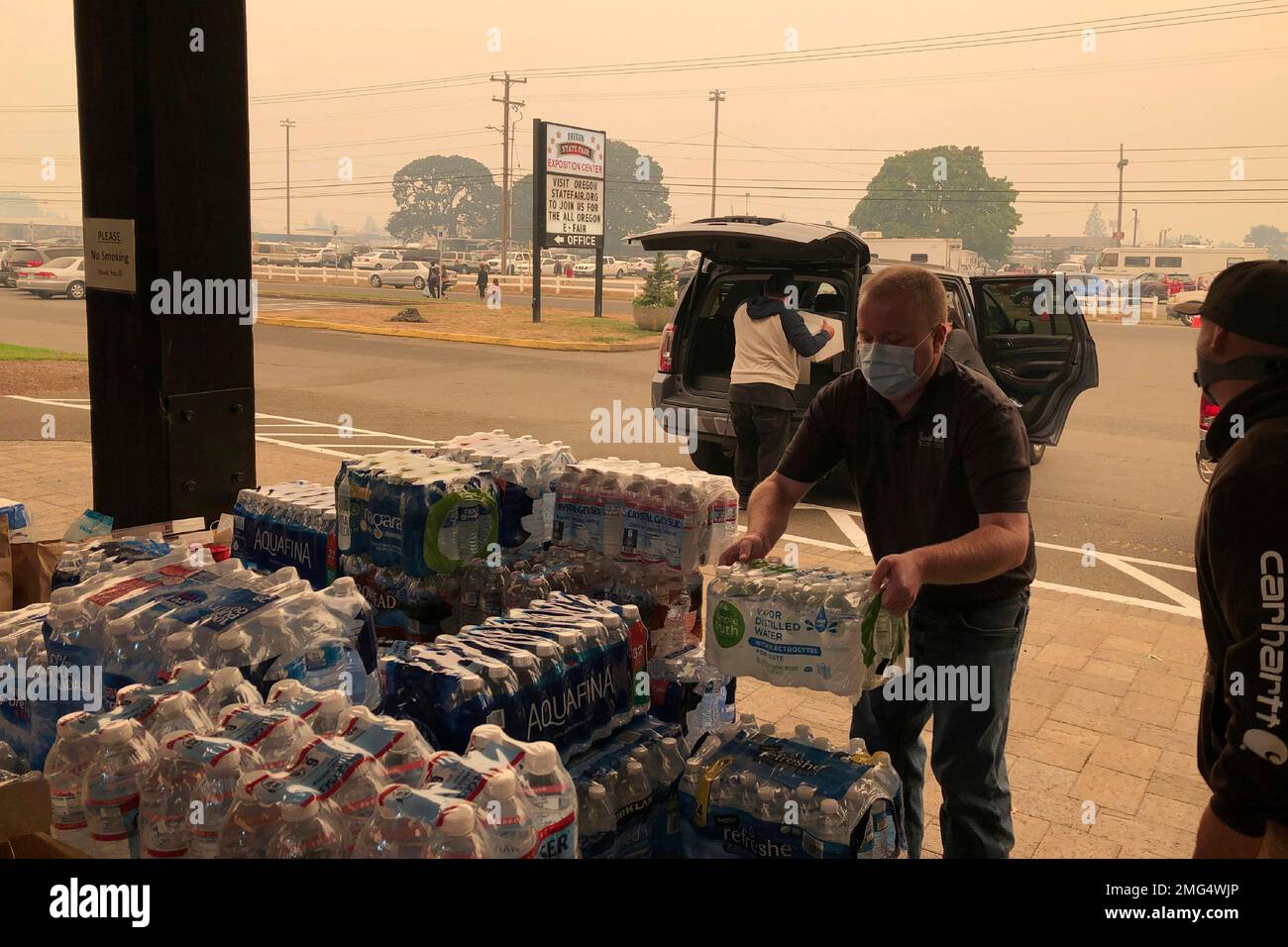 Jonathan Thompson of the Keizer, Oregon, Chamber of Commerce delivers