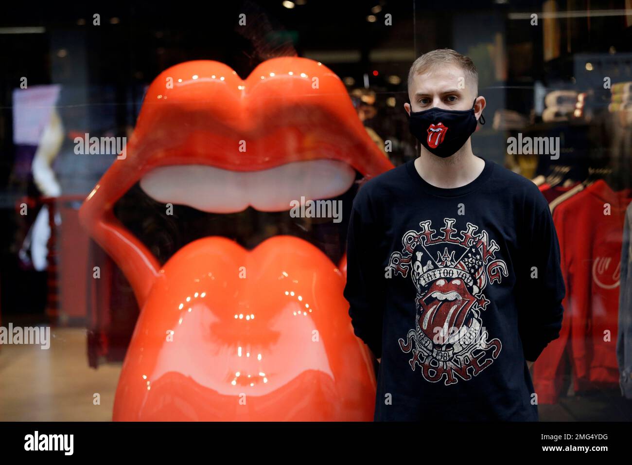 Looking Back at the Wild Beginning of 'Saturday Night Live', image size:1300x956