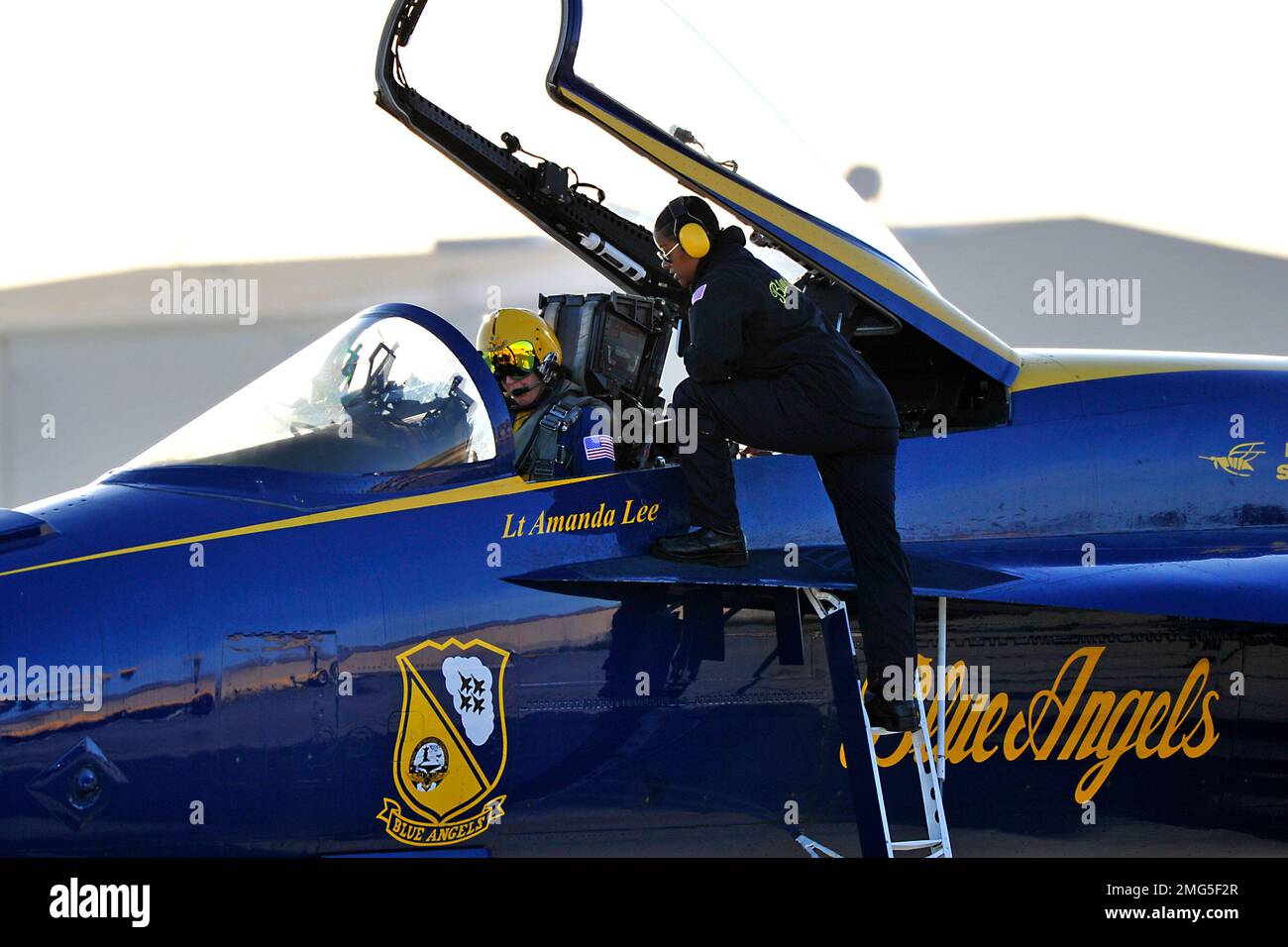 El Centro, California, USA. 18th Jan, 2023. Left wing pilot, Lt. Amanda Lee, prepares for takeoff prior to a training flight over Naval Air Facility (NAF) El Centro. Lt. Amanda Lee is the squadrons first woman F/A-18E/F demonstration pilot. The Blue Angels are currently conducting winter training at NAF El Centro, California, in preparation for the upcoming 2023 air show season. (photo by Michael Russell) (Credit Image: © U.S. Navy/ZUMA Press Wire Service) EDITORIAL USAGE ONLY! Not for Commercial USAGE! Stock Photo