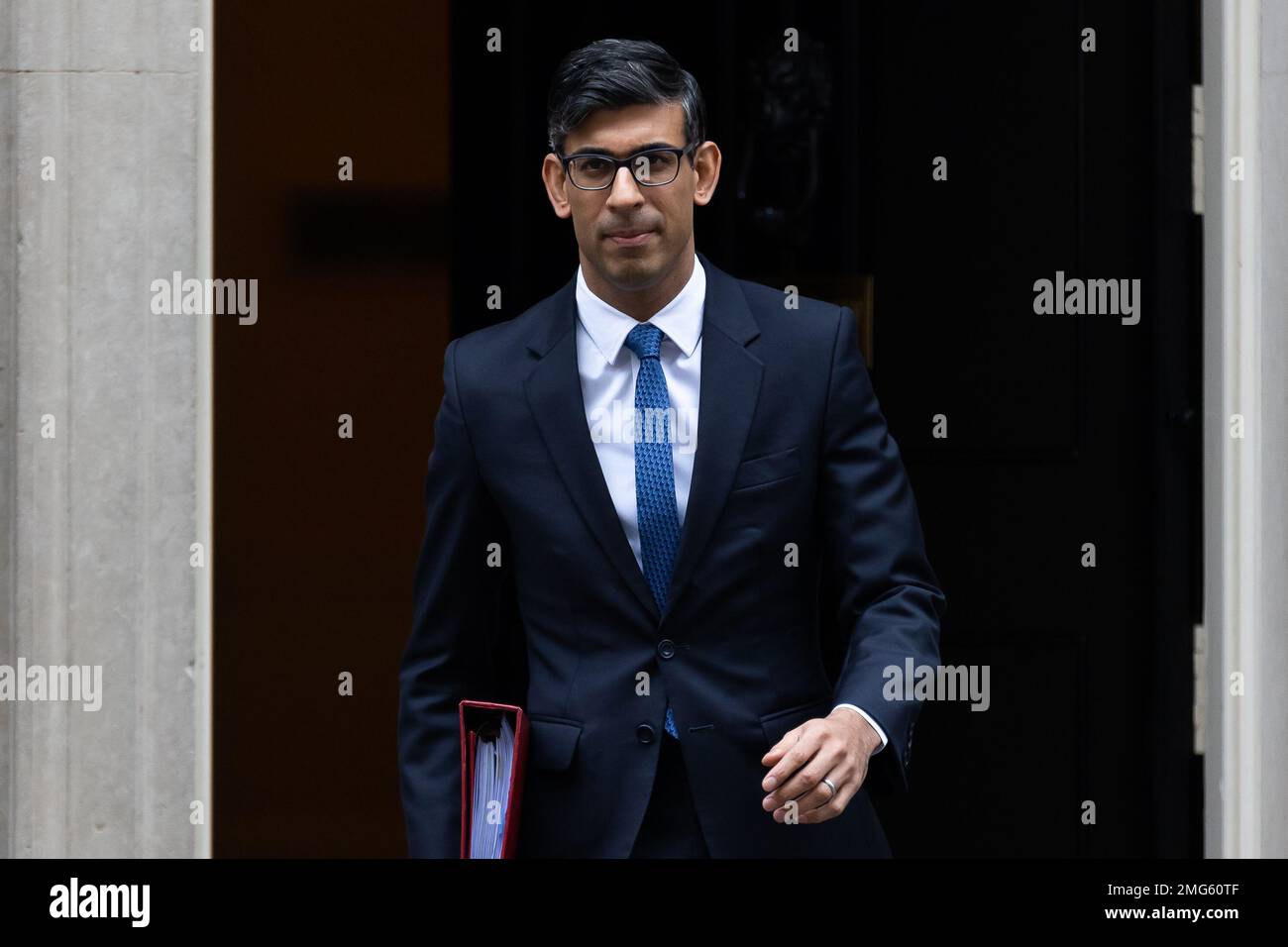 London, UK. 25th Jan, 2023. Prime Minister Rishi Sunak leaves 10 Downing Street for Parliament to take Prime Minister's Questions in London. Conservative Party chairman Nadhim Zahawi is continuing to face calls to resign over his tax affairs with Sunak ordering his ethics adviser to look into the case. Credit: SOPA Images Limited/Alamy Live News Stock Photo