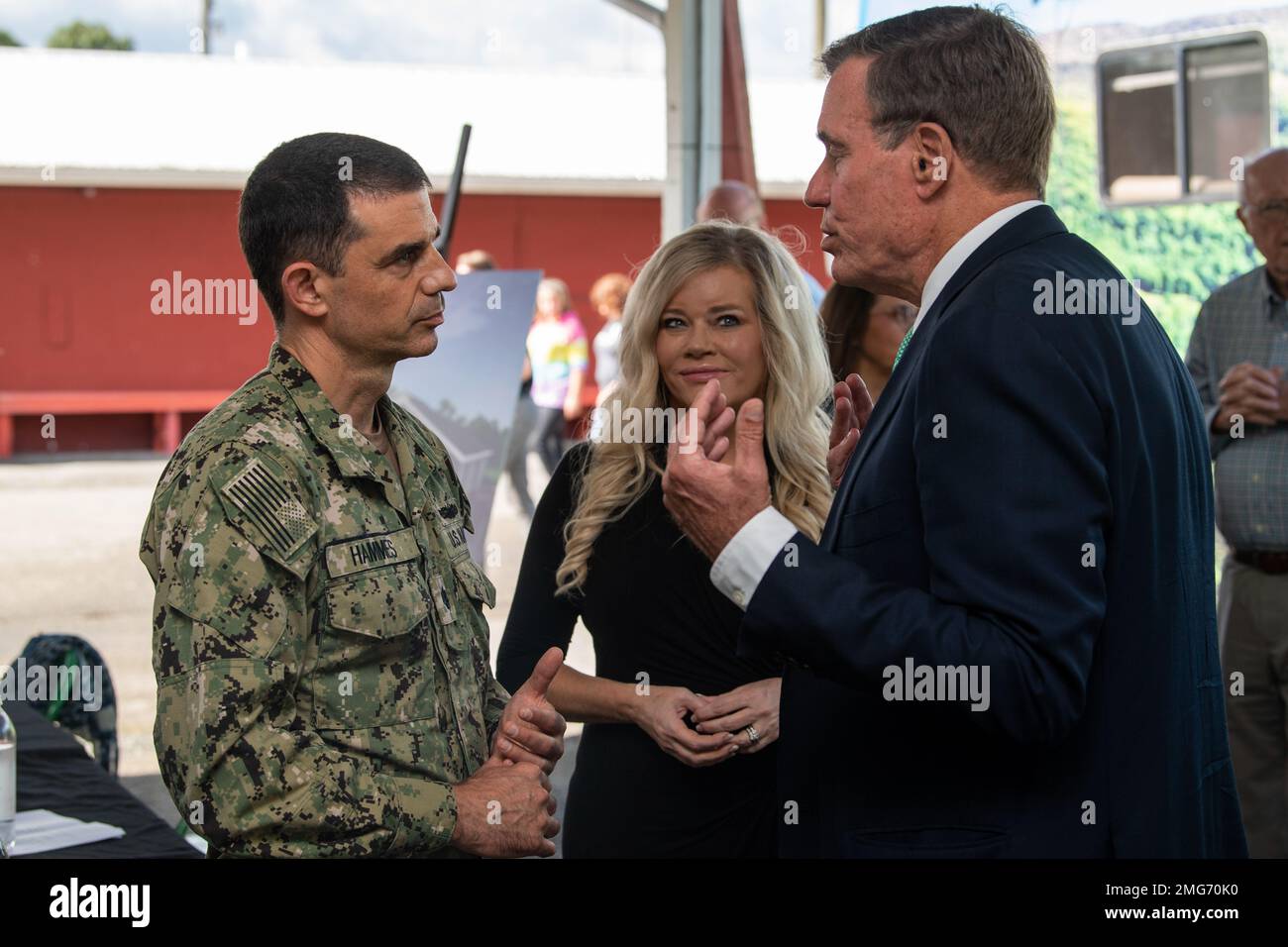 virginia-senator-mark-r-warner-speaks-with-u-s-navy-cmrd-peter